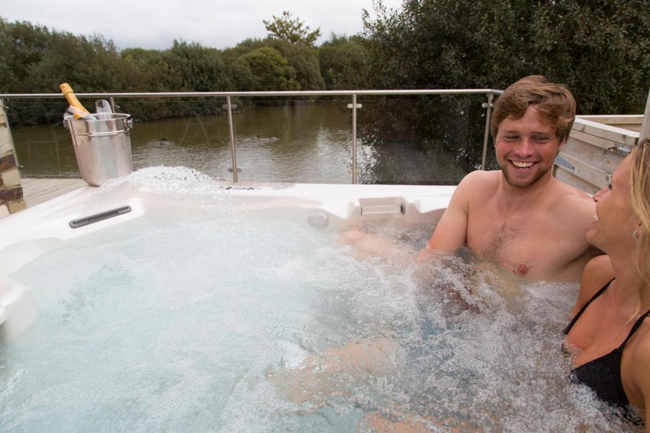 Fistral Hot Tub House For 8 On Retallack Resort New Quay Exteriér fotografie